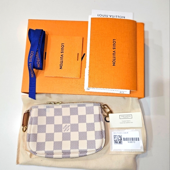 Louis Vuitton Mini Pochette Accessories - Picture 1 of 5